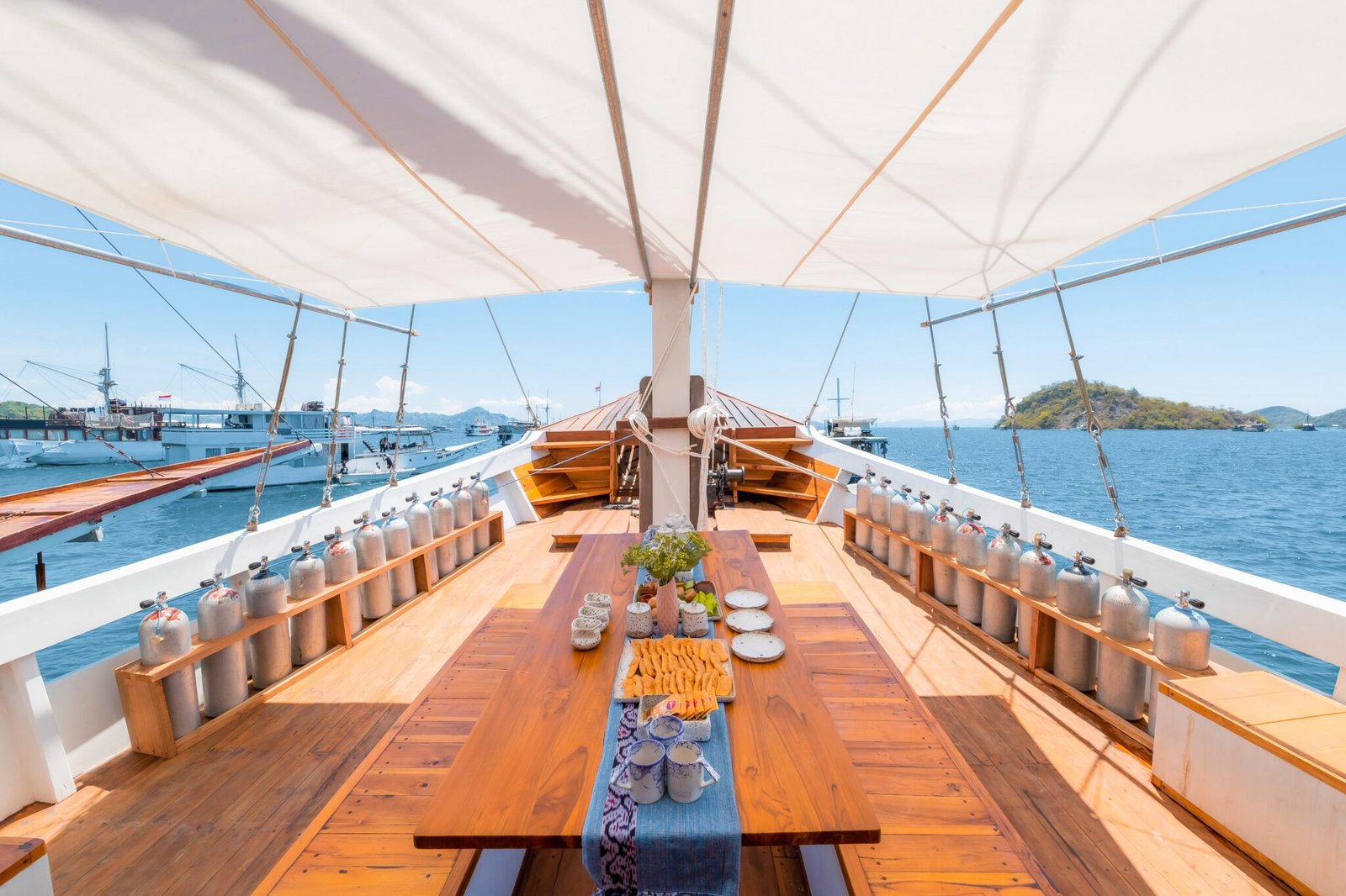 komodo tour-awatourasia