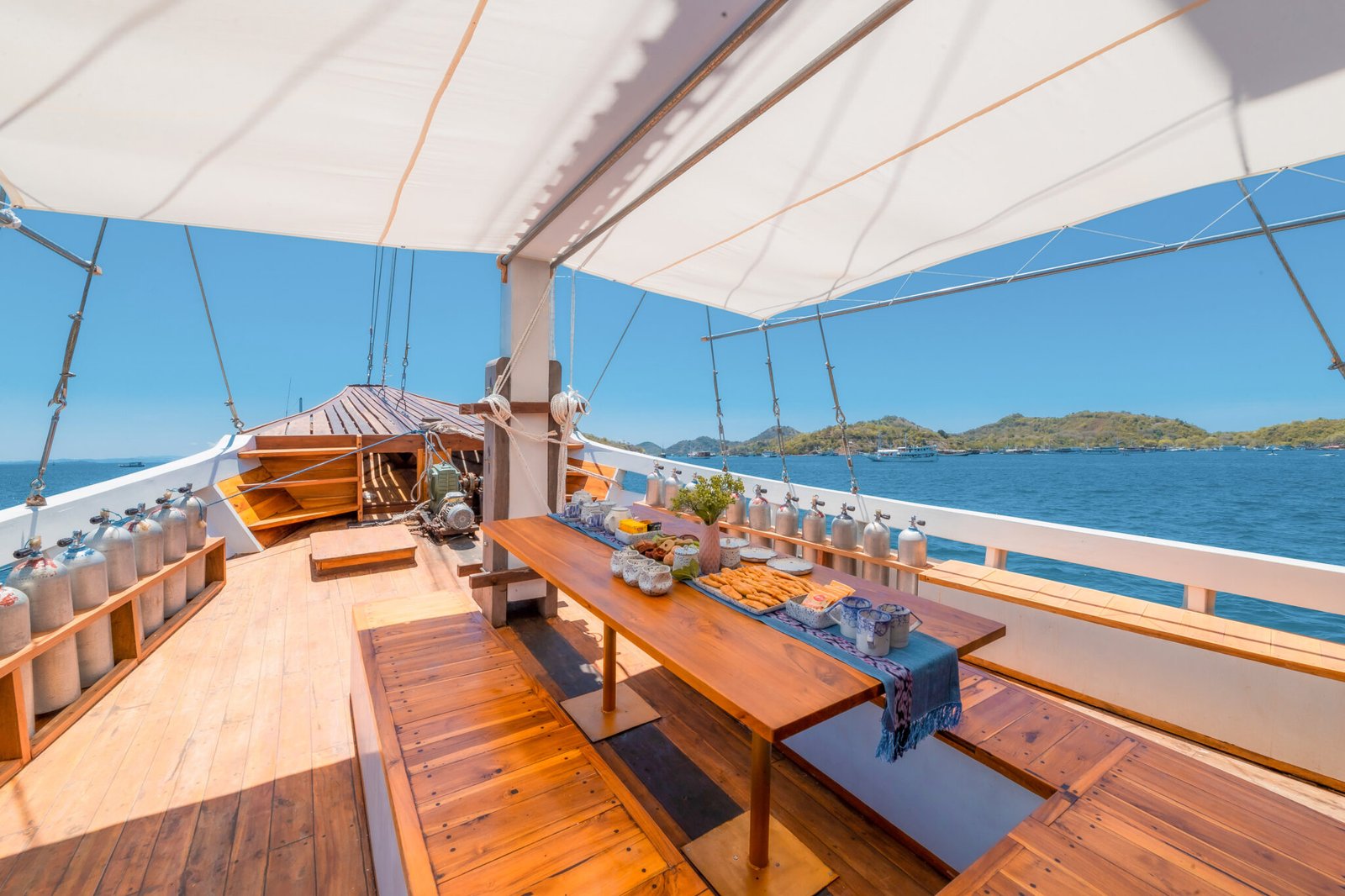 komodo tour-awatourasia